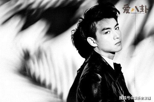 双男主读心吃瓜娱乐圈,双男主读心探秘娱乐圈风云